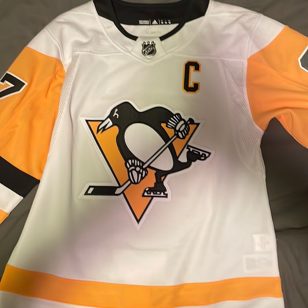 Authentic Sidney Crosby Jersey size 46